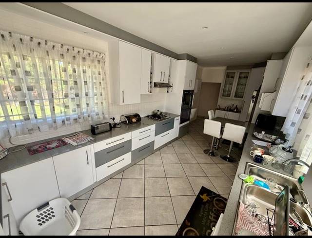 4 BEDROOM HOUSE FOR SALE IN FLORA GARDENS